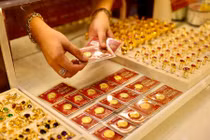 Giá vàng hôm nay 24/6: Tăng dữ dội?