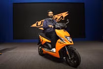 Simple Ultra 2026 hơn 66 triệu đồng - xe máy điện chạy tới 400 km/lần sạc