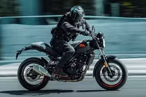 Royal Enfield tung “át chủ bài” Guerrilla 450 2026, từ 69,2 triệu đồng