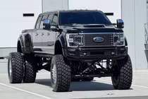 Ford F-450 - "quái vật" 6 cửa gây sốc với hơn 26 triệu đồng/lần đổ xăng