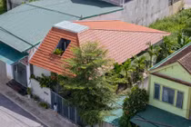 Nhà một gian với mái dốc phủ ngói độc đáo ở Nghệ An 