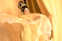 Chị Hằng đẹp nhất Trung Thu 2025, netizen gọi tên gái xinh này