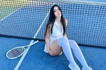 Hot girl Hàn Quốc khoe vóc dáng 'nảy nở' trên sân tennis