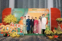 'Nữ giảng viên hot nhất cõi mạng' Midu lần đầu lộ ảnh với gia đình chồng