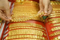 Giá vàng hôm nay 18/6: Tiếp tục giảm sâu?