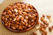 Loại hạt đắt bậc nhất thế giới, rụng đầy gốc ở Việt Nam