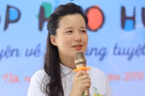 Khủng hoảng của Làng Háo Hức và MC Minh Trang