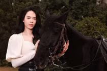 Hoa khôi bóng chuyền Lê Thanh Thúy với bộ ảnh đón xuân Bính Ngọ