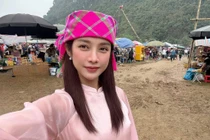 Về quê chơi hội, Trình Mỹ Duyên gây chú ý với nhan sắc miễn chê