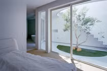 Ngôi nhà kín ngoài mở trong tiện nghi như khu nghỉ dưỡng 