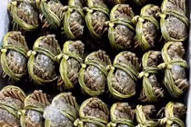 Cua lông Trung Quốc giá rẻ, bán tràn lan chợ Việt 