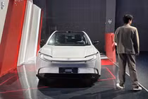 Cận cảnh Toyota bZ5 hơn 477 triệu đồng, dùng pin Blade BYD