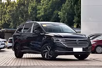 Lý do Volkswagen Viloran tại Việt Nam tăng tới 100 triệu?