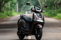 Xe máy điện TV iQUBE chỉ 28 triệu "xịn" ngang Honda SH