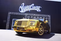 Rolls-Royce Dawn "bọc full vàng" sẽ có mặt ở Gumball 3000 2025
