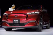 Mục sở thị Mustang Mach-E 2026 tại Việt Nam, gần 2,6 tỷ đồng