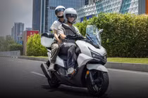 Honda NWT150 từ 55 triệu - "ăn xăng" 2,3l/100km, có cảnh báo điểm mù