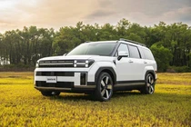 Hyundai SantaFe mới tại Việt Nam lộ ảnh nội thất lạ