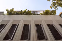 Ngỡ ngàng nhà phố cũ tối tăm ngập ánh sáng sau cải tạo 