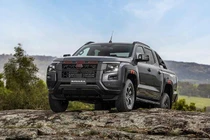 Nissan Navara 2026 từ 926 triệu đồng - nhiều trang bị, động cơ mạnh hơn