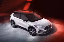 Cận cảnh Toyota Corolla Cross HEV GR Sport 2026 từ 980 triệu đồng