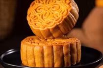 Cẩn trọng nguồn gốc bánh Trung thu 2025 “ra lò” sớm