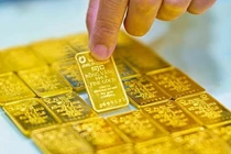 Giá vàng hôm nay 30/8: Leo thang chóng mặt?