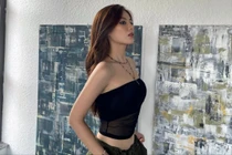 Xuất hiện chớp nhoáng nữ tiếp viên 'Tử Chiến Trên Không' gây bão mạng