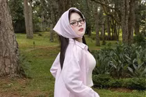 DJ Mie đúng đẹp chuẩn búp bê, 30 tuổi ngỡ đôi mươi