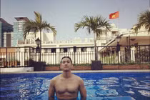 Quý ông Vbiz U50 phong độ ngời ngời nhờ tập luyện thể thao