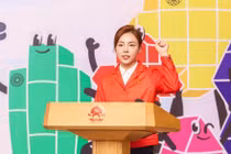 Xạ thủ Phí Thanh Thảo rạng rỡ trong lễ xuất quân SEA Games 33