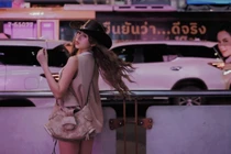 Việt Phương Thoa hóa thân thành cao bồi, gây sốt với visual cuốn hút