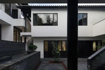 Bên trong biệt thự 400m2 tặng bố mẹ dưỡng già 