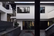 Con trai chi 18 tỷ xây biệt thự tặng bố mẹ dưỡng già