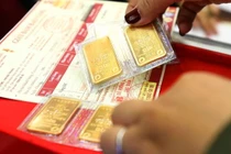 Giá vàng hôm nay 21/6: Tiếp đà đi xuống?