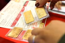 Giá vàng hôm nay 21/6: Tiếp đà đi xuống?