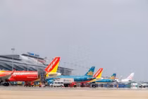 Nghỉ Tết Dương lịch 4 ngày, giá vé máy bay nhiều chặng tăng cao