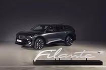 Renault Filante 2026 hybrid đến từ Pháp có gì để "đấu" xe Hàn?