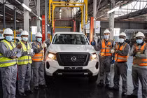 Nissan dừng lắp ráp Navara từ 2026, bán nhà máy 60 năm tuổi cho Chery