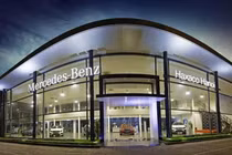 Nhà phân phối xe sang Mercedes-Benz thoát lỗ nhờ xe điện VinFast