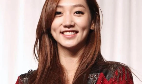 Video: Lý do bạn có má lúm đồng tiền?