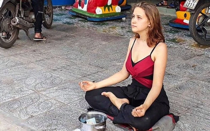 Video: Ăn xin để đi du lịch - trào lưu xấu xí