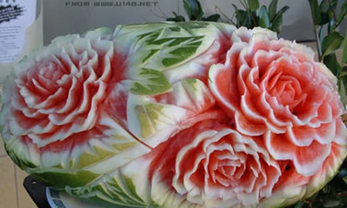 Video: Hướng dẫn cắt tỉa dưa hấu đơn giản để chưng ngày Tết