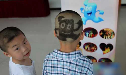 Video: Kiểu tóc Doraemon của bé trai gây “sốt xình xịch” dân mạng