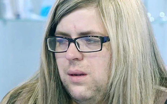 Video: Sau sinh, phụ nữ đột nhiên biến thành đàn ông