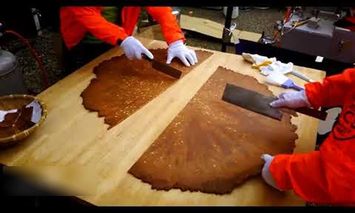 Video: Xem người Nhật chế biến món bánh khổng lồ ngon ngất ngây