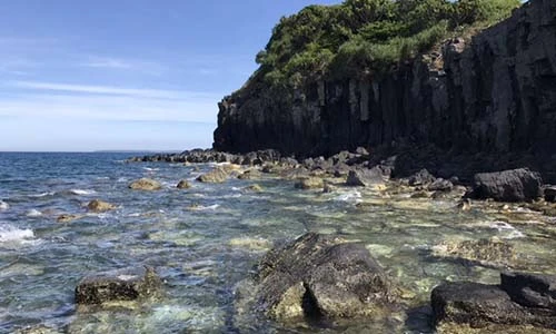 Vẻ hoang sơ của Gành yến - nơi đá "tự tình" với sóng