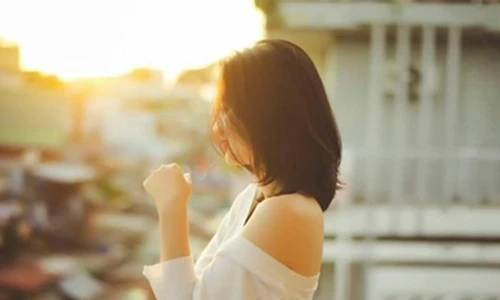 Video: Bạn sẽ làm gì khi biết người yêu vẫn liên lạc với tình cũ?