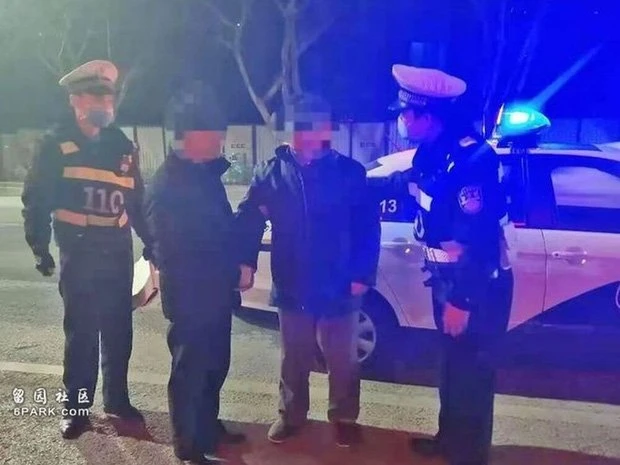 Video : Ông cụ già 80 tuổi bỏ nhà đi bụi vì bị vợ giữ lương