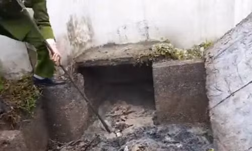 Video: Công an bắt quả tang doanh nghiệp xả thải tại Hưng Yên